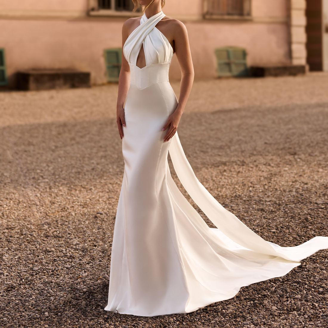 Brautkleid Stil: Fit & Flare mit Neckholder